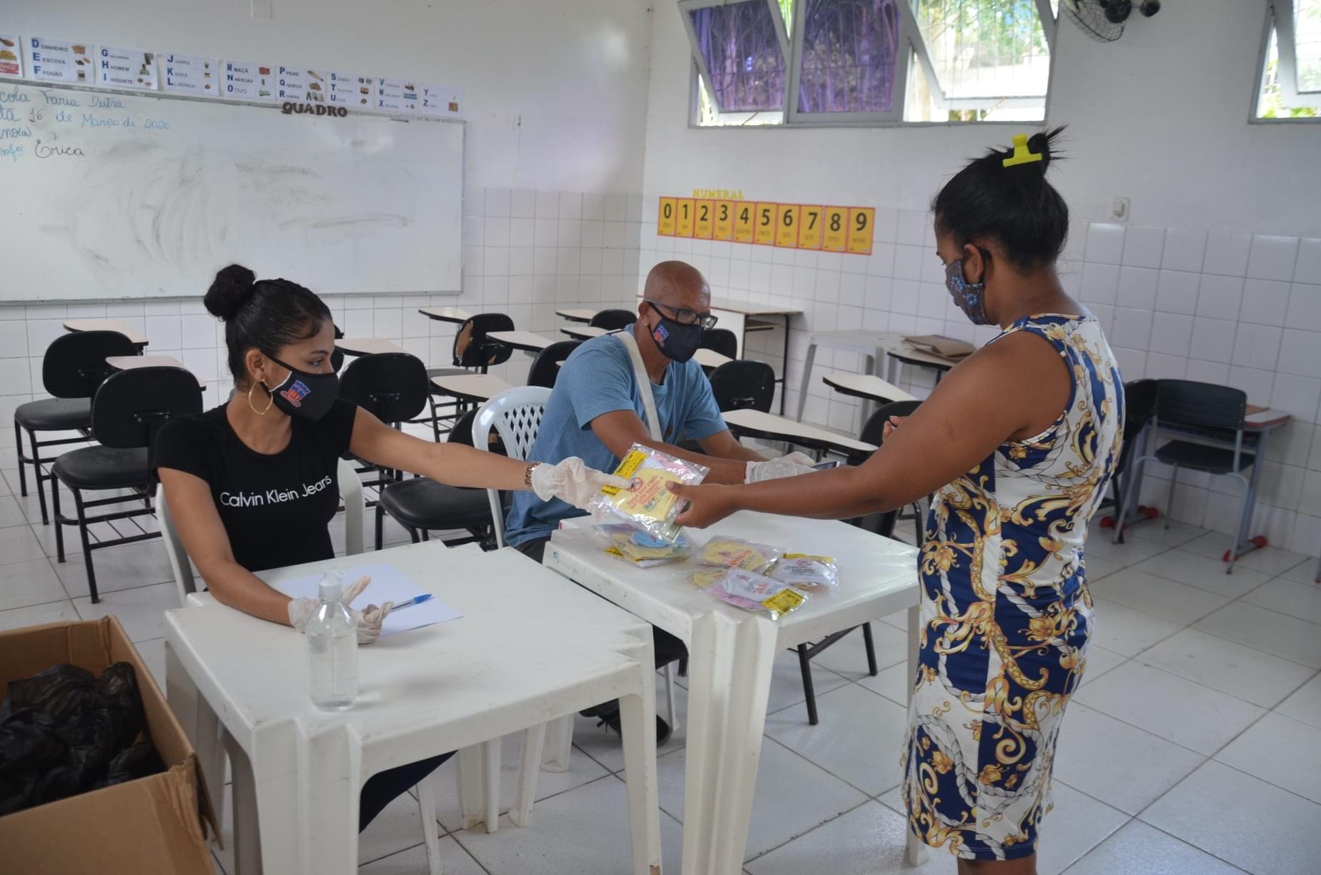 Prefeitura dá continuidade à distribuição de máscaras à população