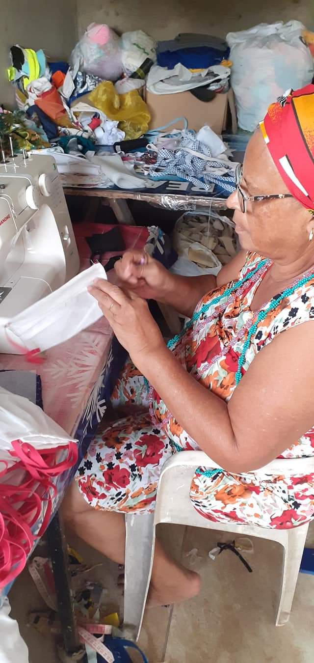 Corrente do Bem: Costureiras e artesãs, da Comunidade Tradicional de Matriz Africana MUKONGO, já produziram e doaram mais de 2 mil máscaras