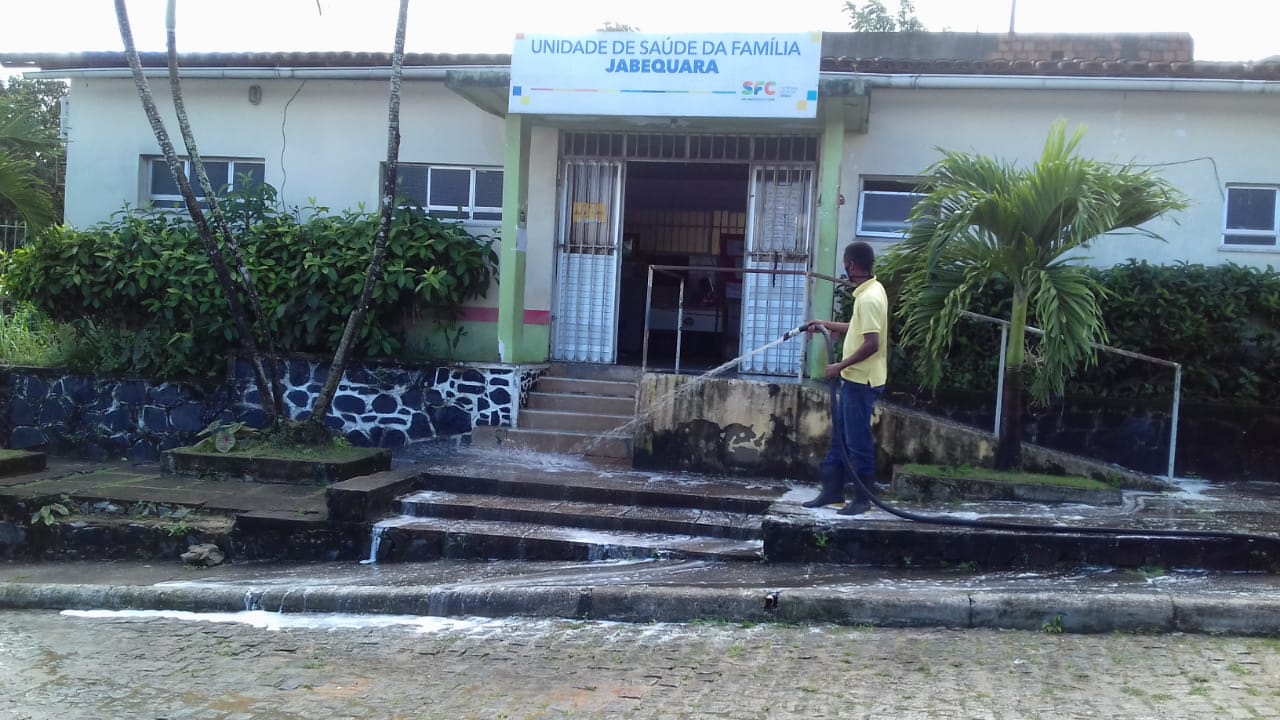 Prefeitura de SFC continua com a desinfecção e higienização de espaços públicos contra o coronavírus