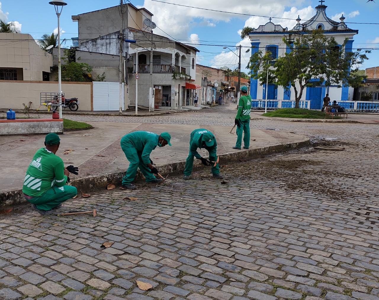 Paramirim e Coroado receberam amplas ações de desinfecção de ruas, testagem e orientações nos estabelecimentos comerciais