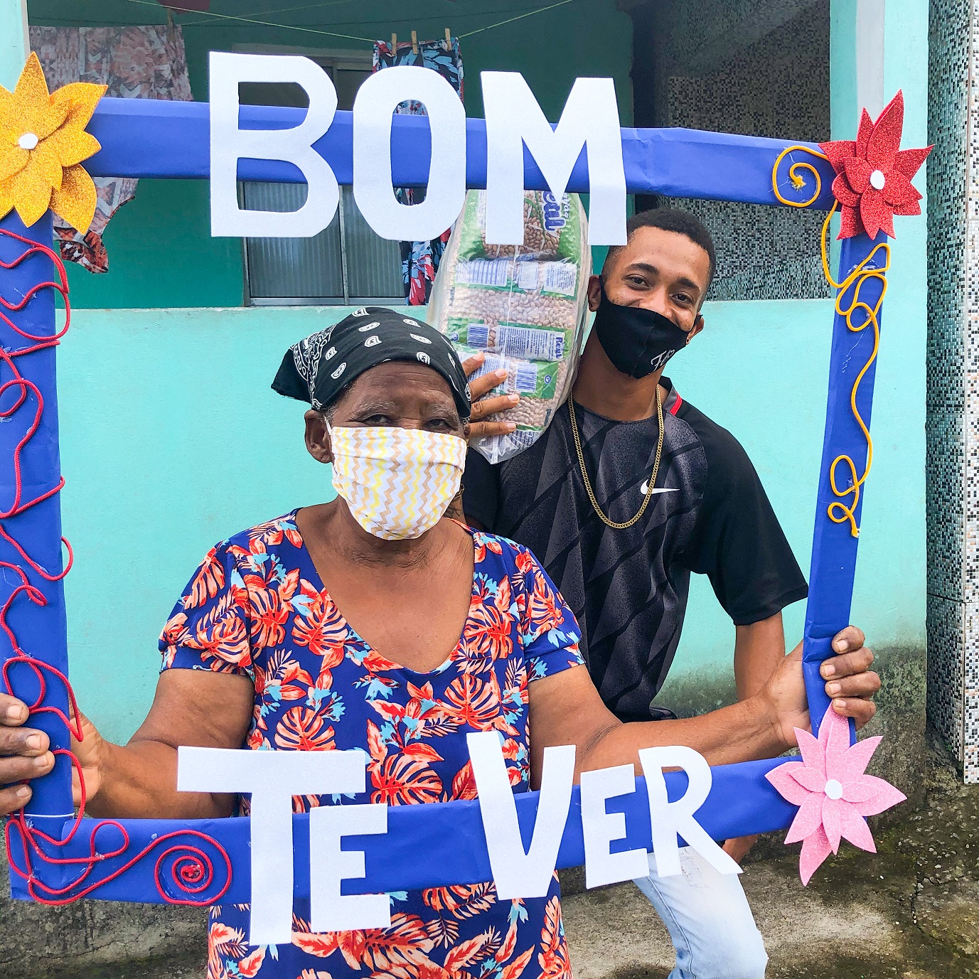 Idosos de Muribeca também receberam cestas básicas, por meio do Serviço de Convivência e Fortalecimento de Vínculo - SCFV (SEDES)