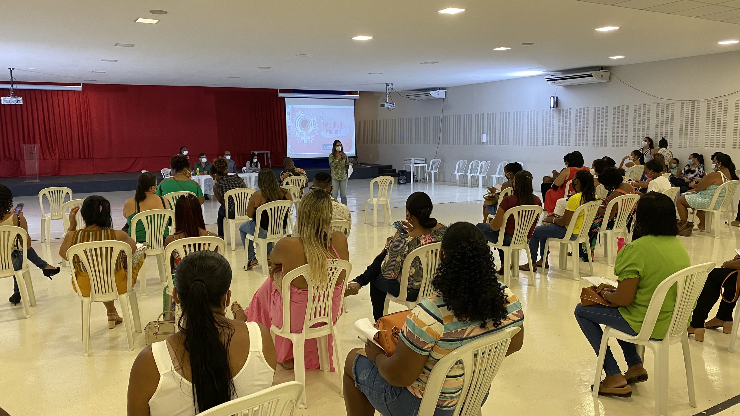 Reunião com Diretores Escolares para tratar da manutenção das escolas e do retorno das aulas presenciais