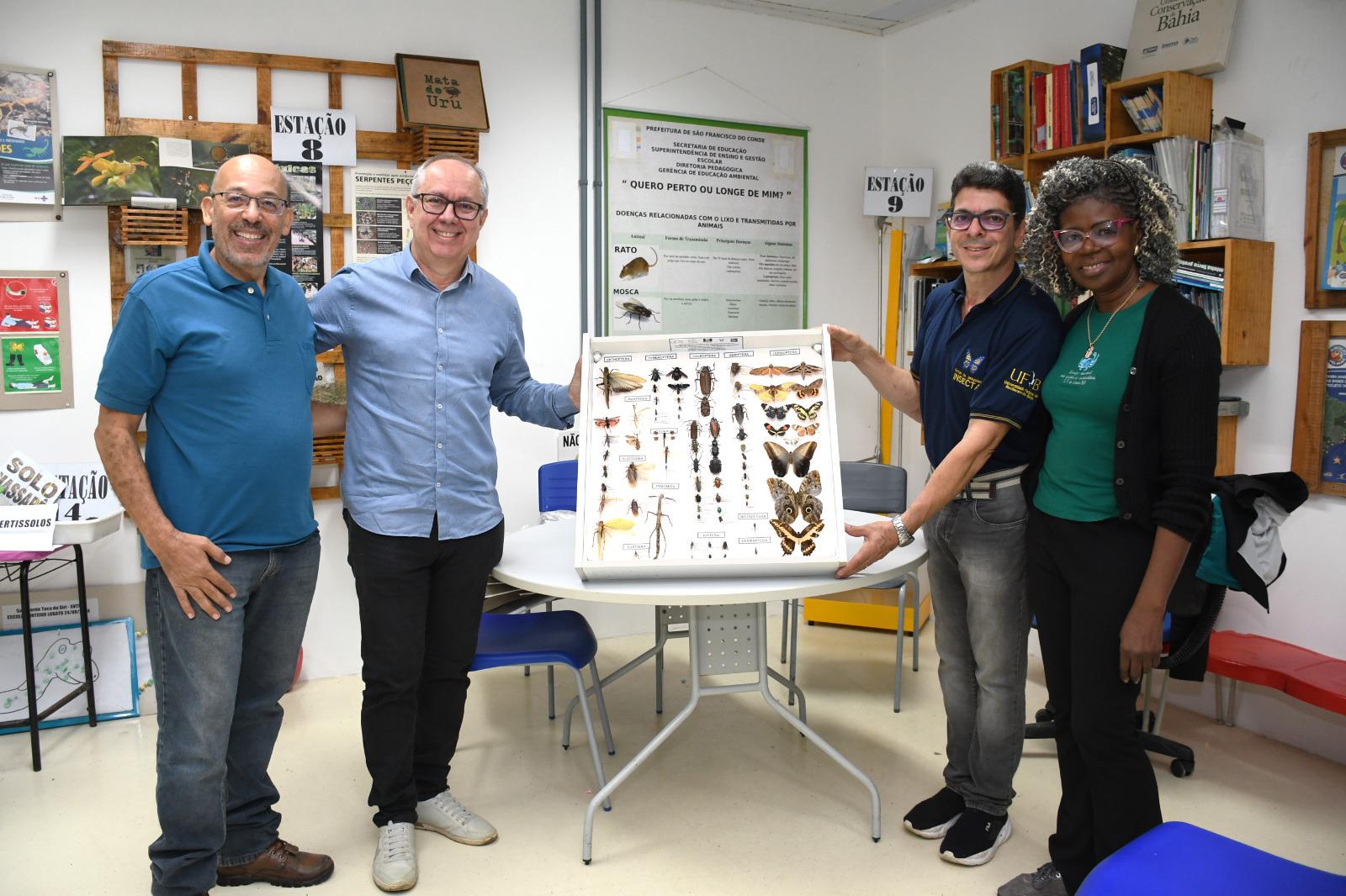 Prefeitura de São Francisco do Conde recebe doação de coleção de insetos para a Sala Verde