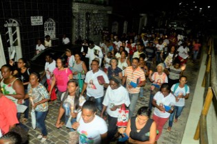 Procissão deu início as homenagens a Nossa Senhora do Monte