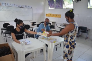 Prefeitura dá continuidade à distribuição de máscaras à população