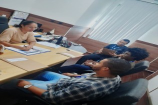 Reunião para tratar sobre políticas públicas para a juventude