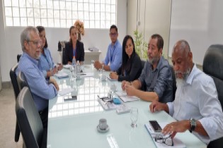 A Prefeitura, por meio da SEPLANDEC, realizou reunião com a Acelen