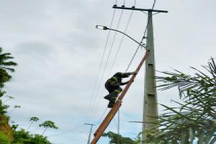 Programa Banho de Luz: Prefeitura continua ampliando e modernizando o campo de iluminação pública por toda cidade