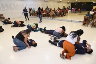 Educadores da rede municipal participam de formação sobre primeiros socorros promovida pela Prefeitura